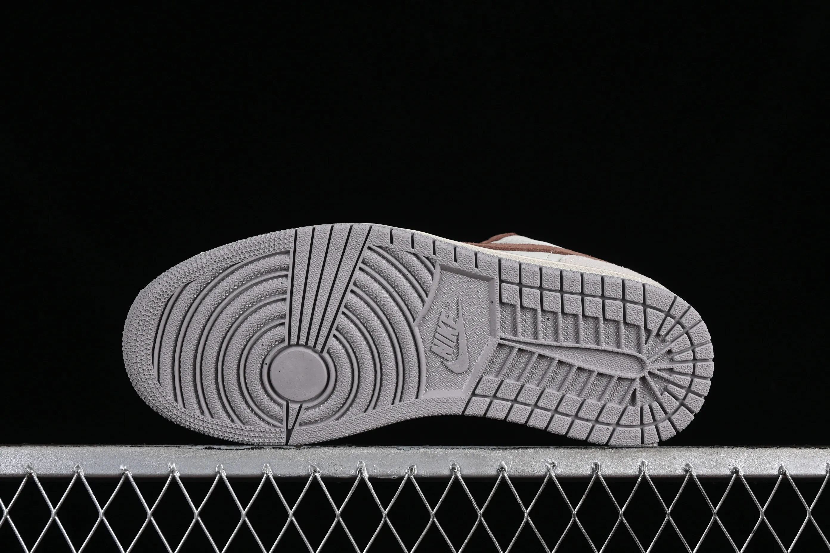 All categories Air Jordan Jordan series basketball shoes Air Jordan 1 Low Z version Air Jordan 1 Low AJ1 Joe 1 taupe low-top cultural and leisure sports sneakers HF1567-200